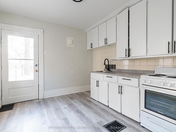 2nd image of 221 Hamilton Rd E #4