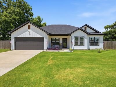 310 N Water St, Savoy, TX, 75479