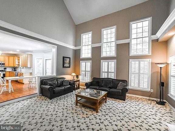 4th image of 23959 Meredith Ct