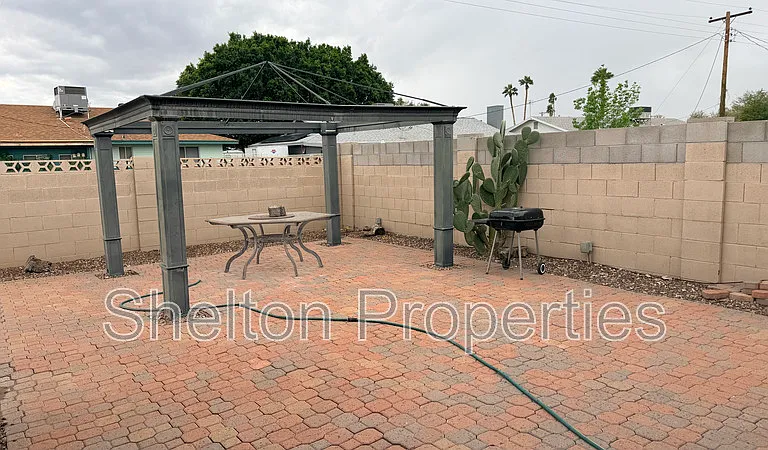 523 E Malibu Dr — Photo 22