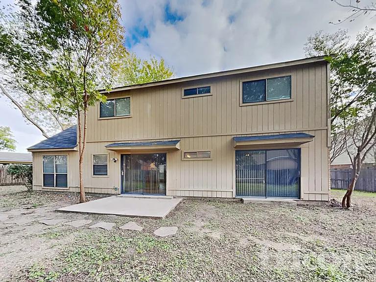 2637 Bennington Ct — Photo 16