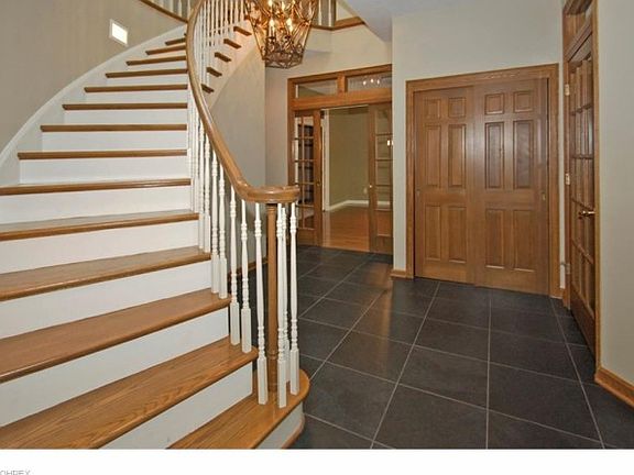 3rd image of 5811 Rosecliff Dr