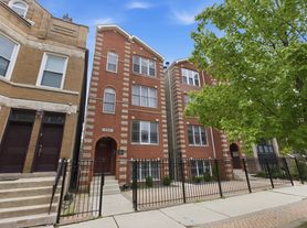 2033 W Huron St