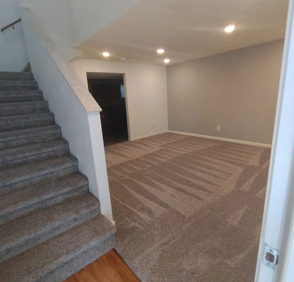 3 bed, 2.5 bath, 1600 sqft, $2,200 — Photo 3