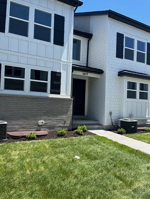 1377 N 3740 W