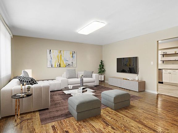 3rd image of 2034 Williamsburg Dr