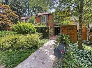 9 Willow Gln, Sandy Springs, GA 30342