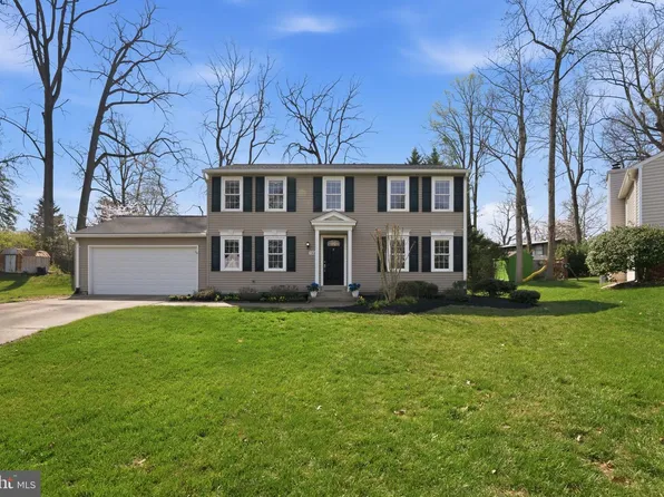 7803 Fieldcrest Ct, Falls Church, VA 22042