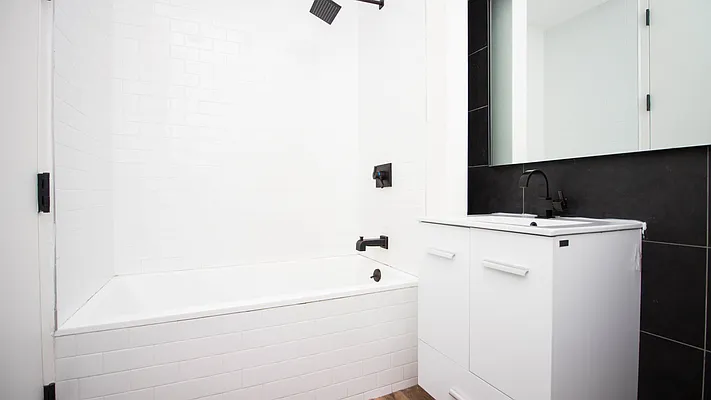 Rented by Nooklyn NYC LLC | media 9