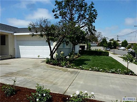 3rd image of 3928 W 170th St