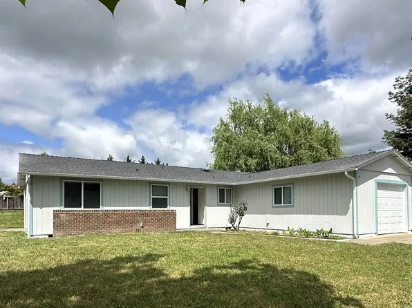 257 Kermanshah St, Roseburg, OR 97471