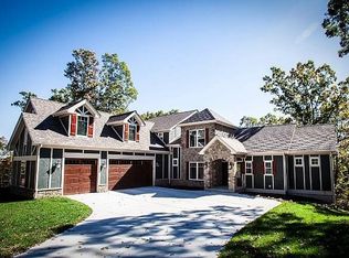 1108 Forest Circle Trail Ct, Ballwin, MO 63021