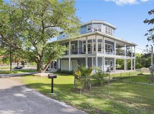 28486 Lake Dr N, Lacombe, LA 70445