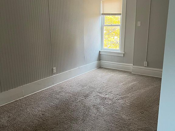 4th image of 301 E Washington St APT 2