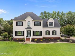 2221 Greaves Ct, Winterville, NC 28590