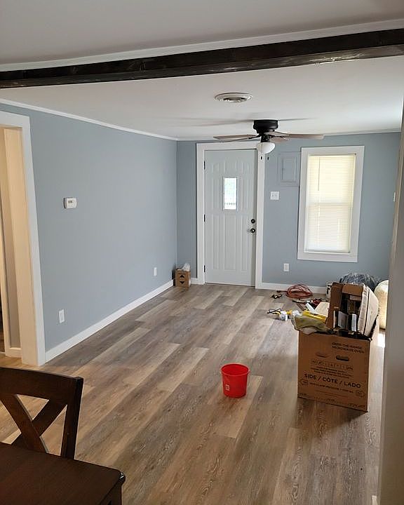 2nd image of 627 Daniels St