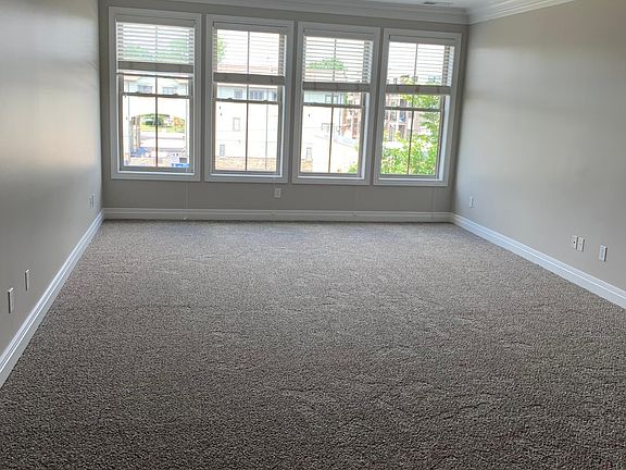 2nd image of 1370 Grandview Ave #8cwmdapfr