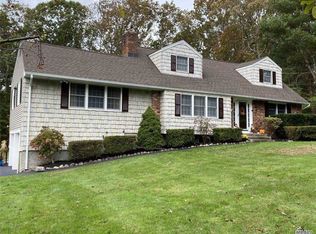 24 Yorktown Rd, East Setauket, NY 11733