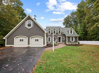 643 Burnham St W, Manchester, CT 06042