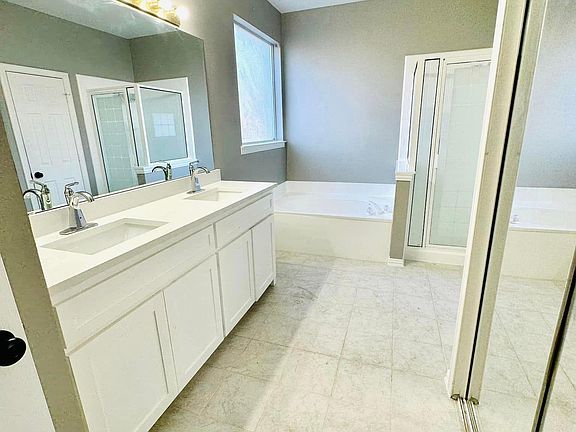 2nd image of 1205 Dorset Ct