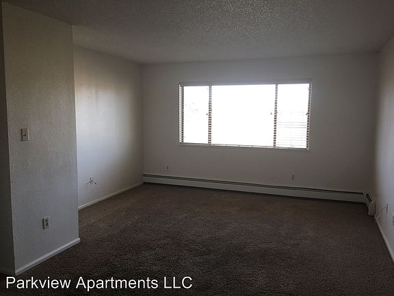 5th image of 4400 Parkview Dr APT 306