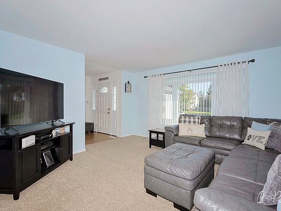 5th image of 17458 W Hickory Ln