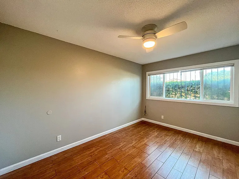 11303 S Lemoli Ave — Photo 39