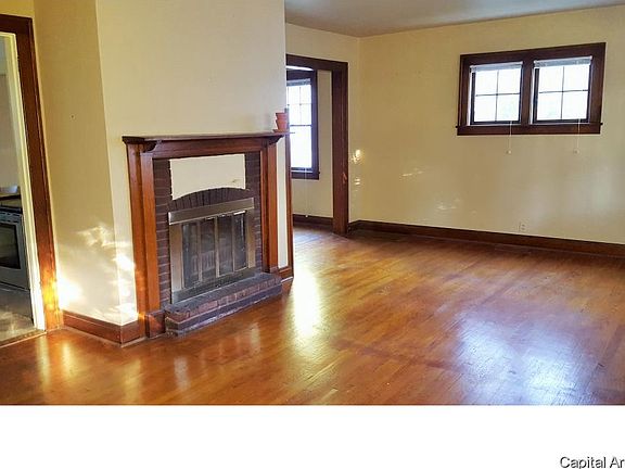 4th image of 1516 N Prairie St