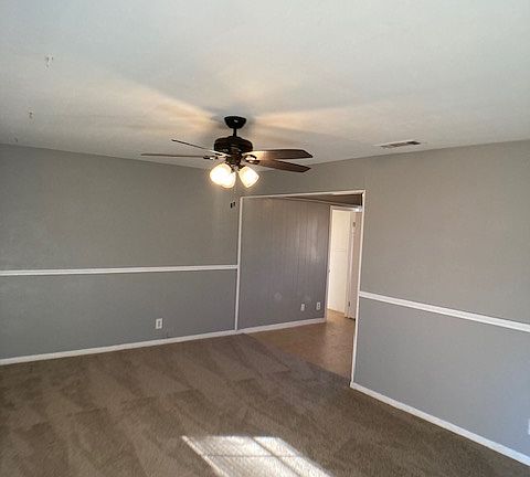 4th image of 609 E Centennial St