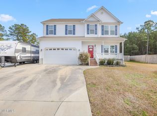 304 Sunbeam Ct, Richlands, NC 28574