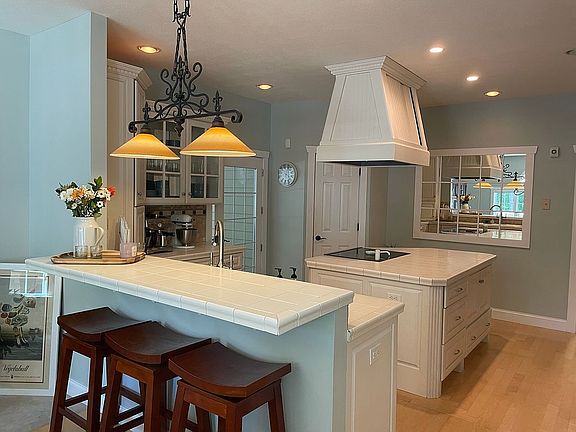 4th image of 7875 N Wexford Ct