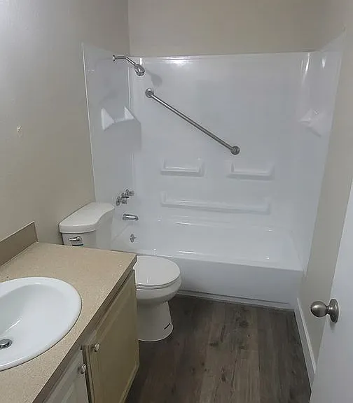 17316 E Burnside St — Photo 5