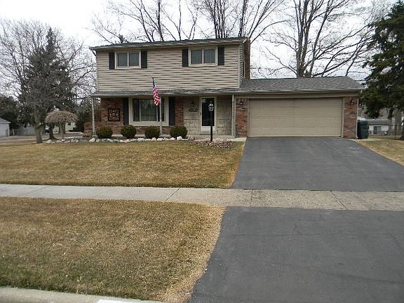 2nd image of 4922 Crestbrook Dr
