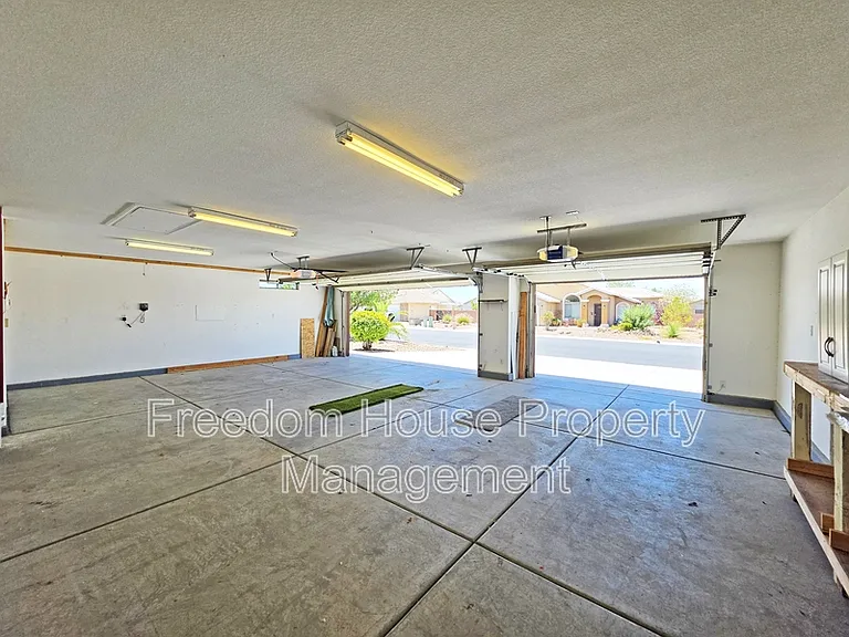 111 Mondale Ct — Photo 49