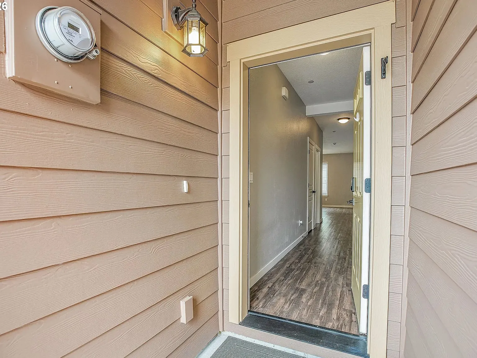 3 bed, 2.5 bath, 1987 sqft, $2,695 — Photo 3
