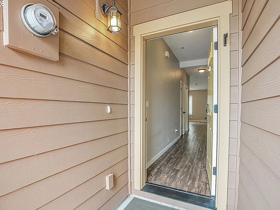 3rd image of 60 N 41st Pl
