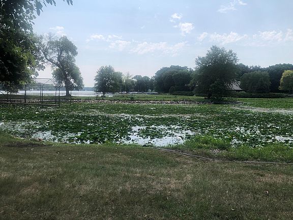 2nd image of 4720 Lagoon Dr