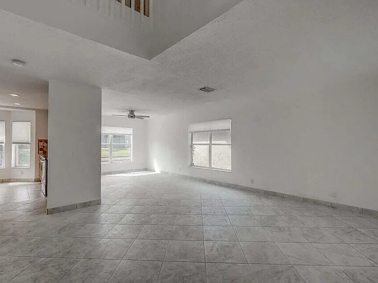 10758 Lake Jasmine Dr — Photo 7