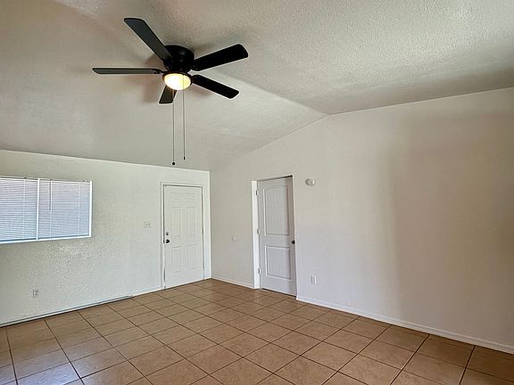 3rd image of 526 N Calle Ramada #3