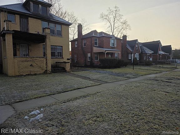 4th image of 14834 Mark Twain St