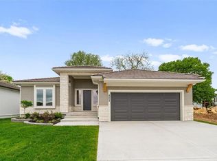 4004 NE Independence Ave, Lees Summit, MO 64064