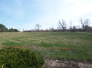 10818 Button Rd, Hebron, IL 60034