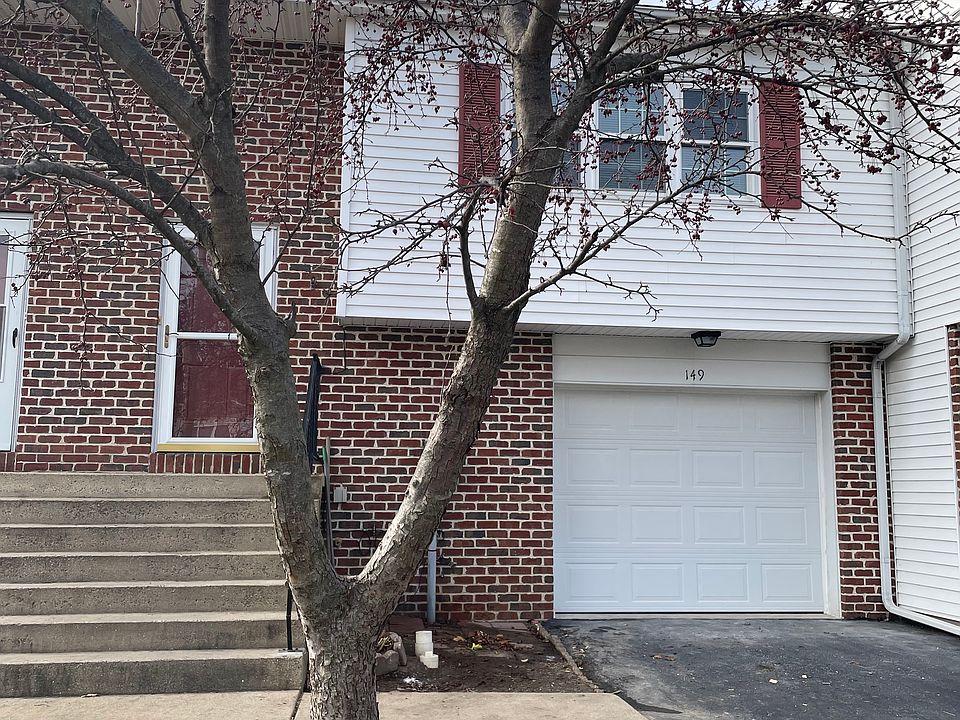 1st image of 149 Pickwick Pl