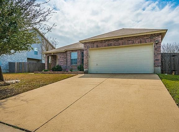 2nd image of 1111 Del Roy Dr