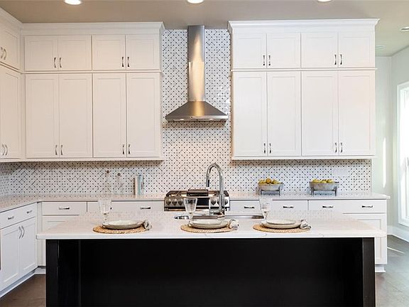 3rd image of 409 Bishop Ln #18