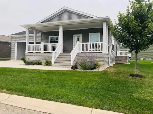 5680 Kingsley Dr, Rockford, MI 49341