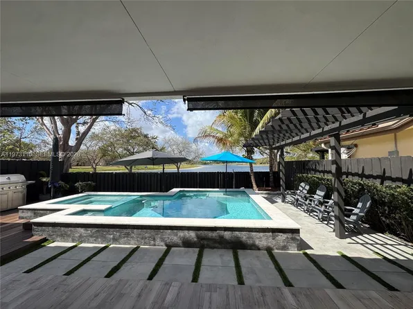 10042 SW 147th Pl, Miami, FL 33196