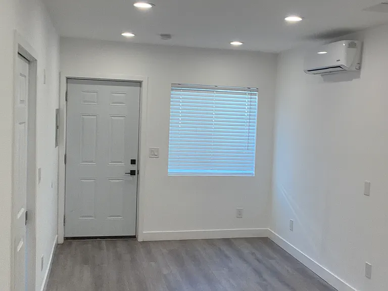 Sipes Ln — Photo 1