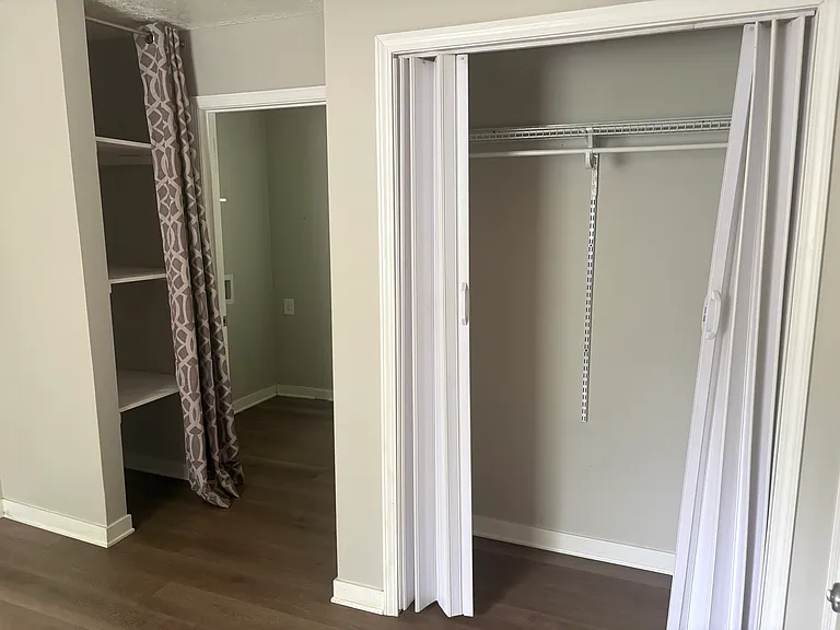 907 N Chamberlain Ave #1/2 — Photo 6