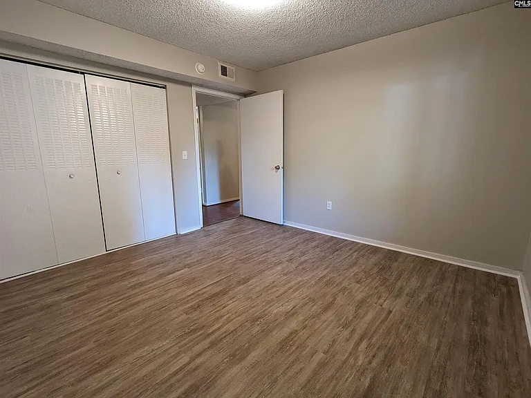 1208 Bush River Rd #H4 — Photo 11